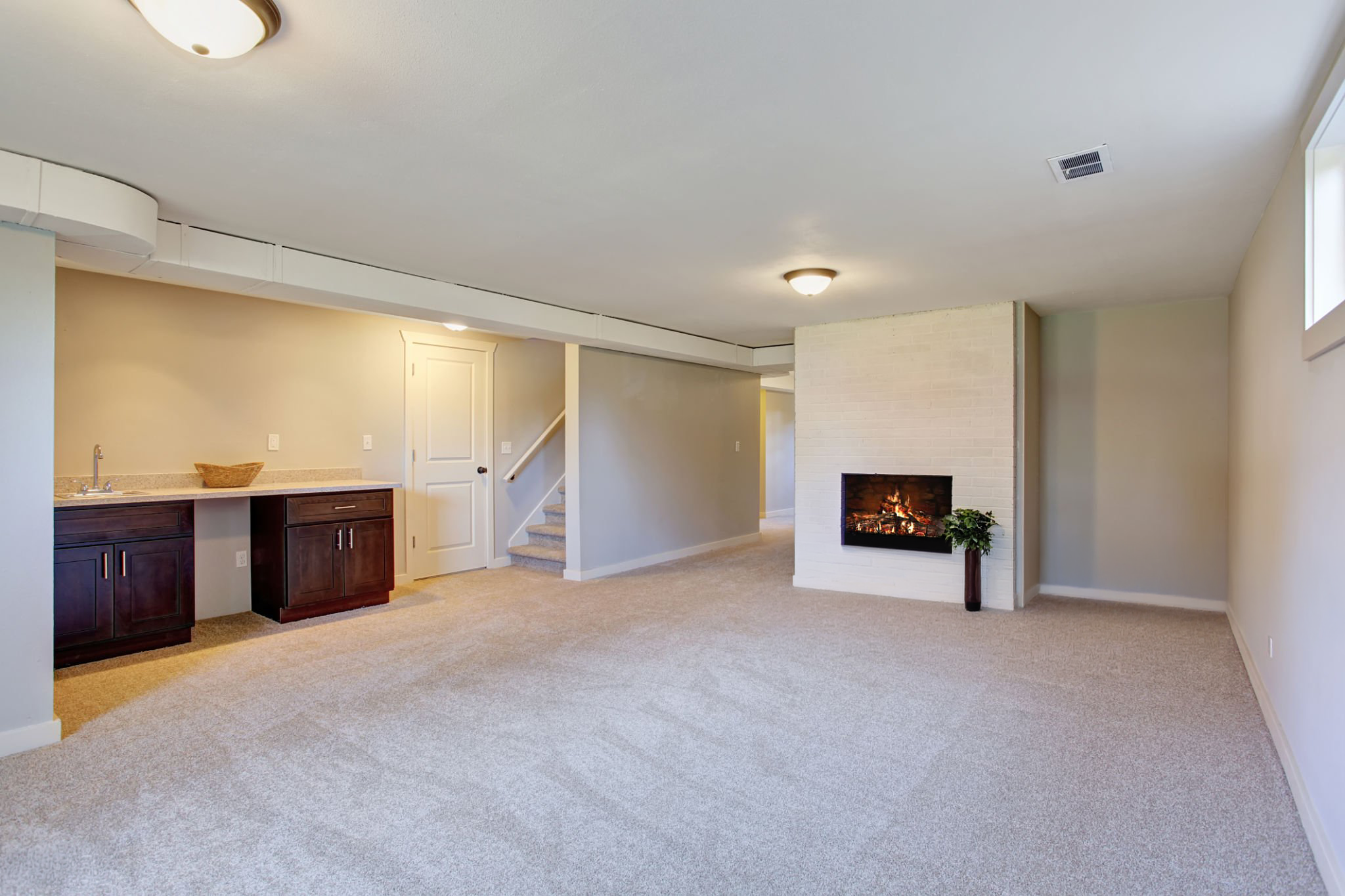 Remodeling & Interior Renovations project by Roger's Construction - image 18