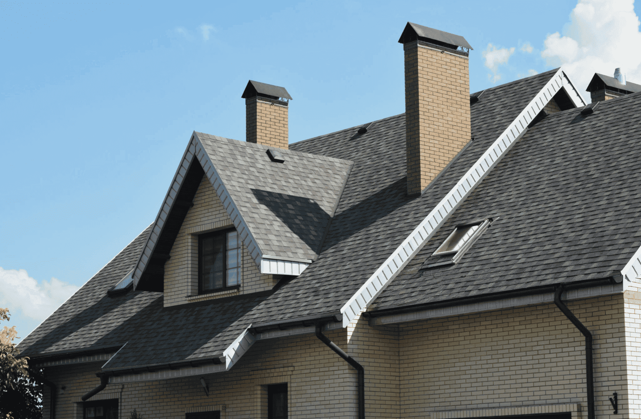local roofing companies Loudon tn new residential roof installation during home construction