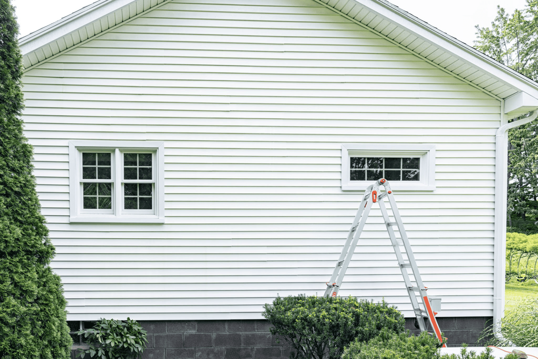 Siding project by Roger's Construction - image 1